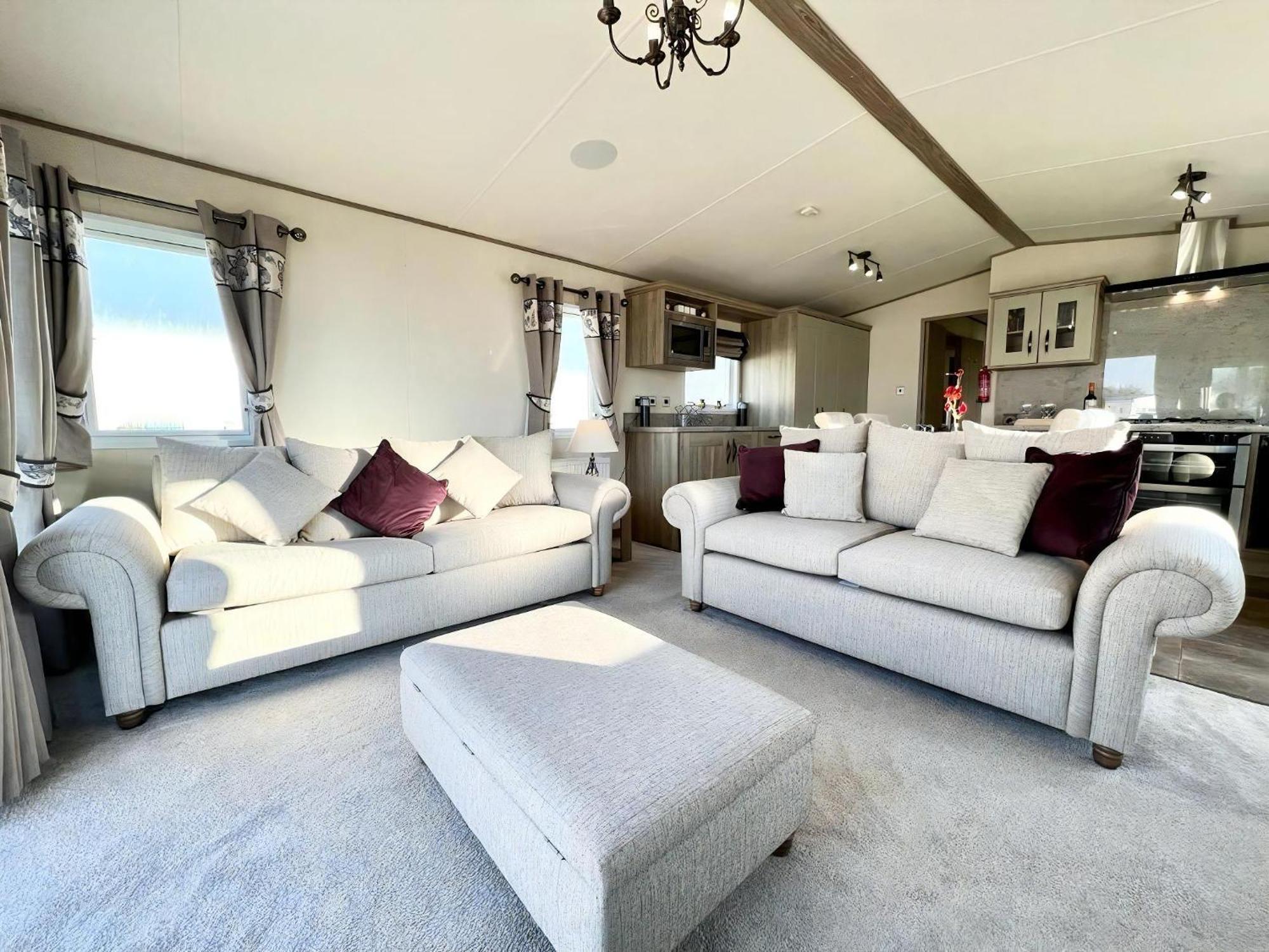 Stunning Caravan With Full Lake View At Southview Holiday Park Ref 33004Ml Skegness Exterior photo
