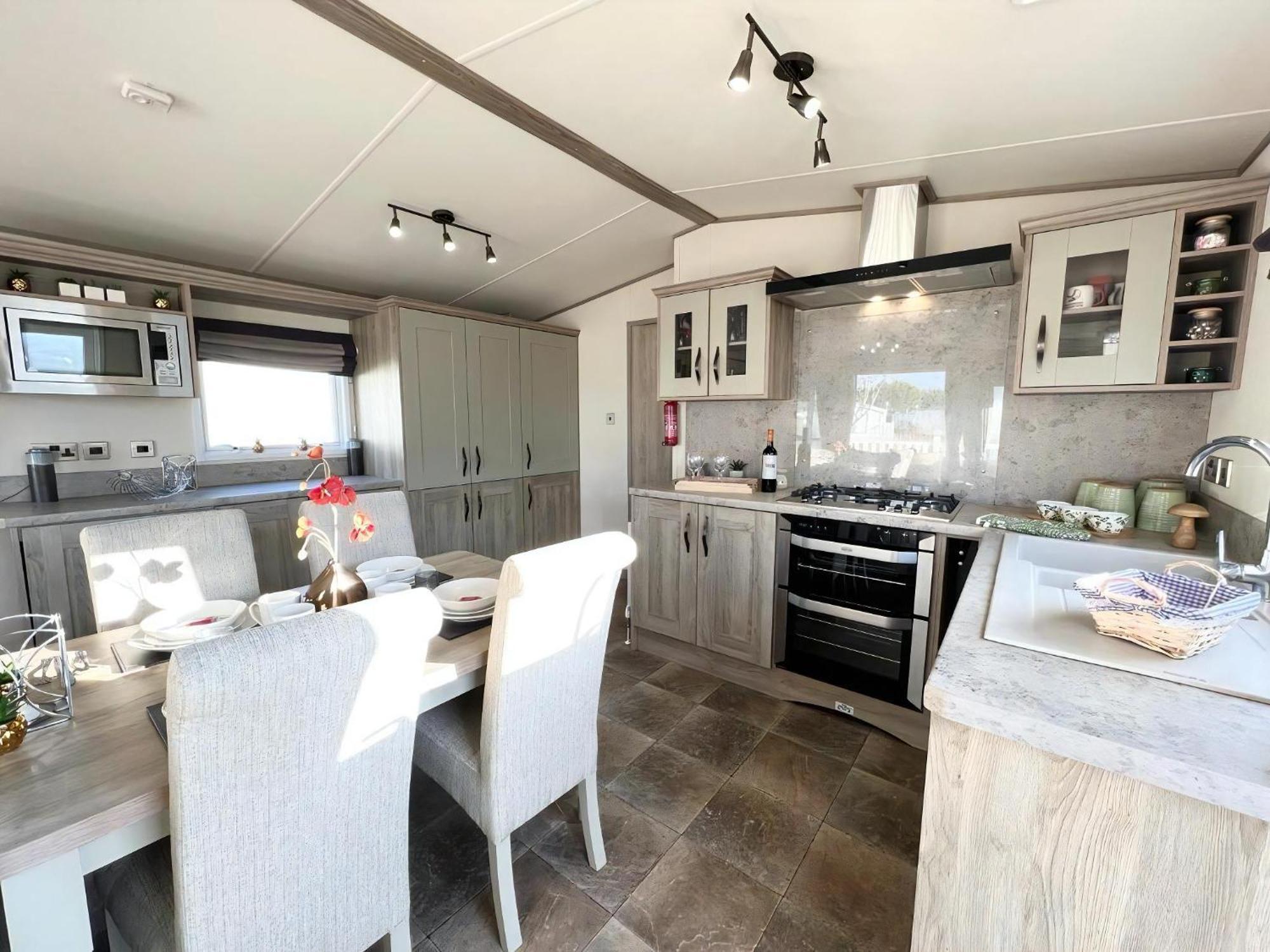 Stunning Caravan With Full Lake View At Southview Holiday Park Ref 33004Ml Skegness Exterior photo